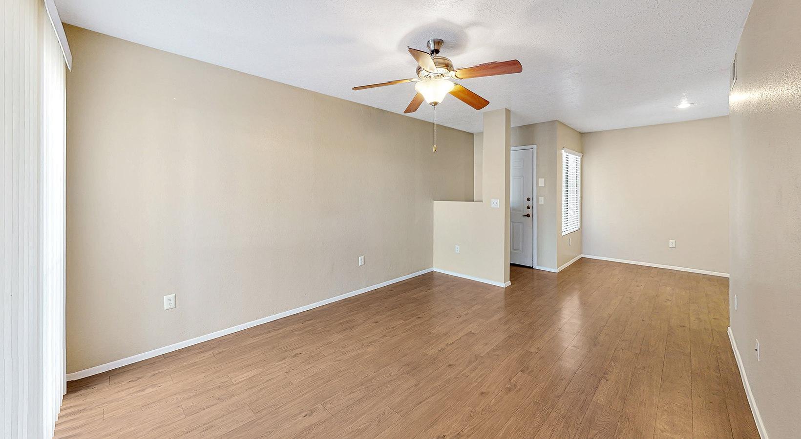 https://cdn.rentalbeast.com/listings/8666298_1700556618797.jpg.rbm