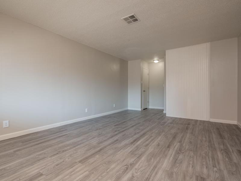 https://cdn.rentalbeast.com/listings/8773389_1703064420290.jpg.rbm