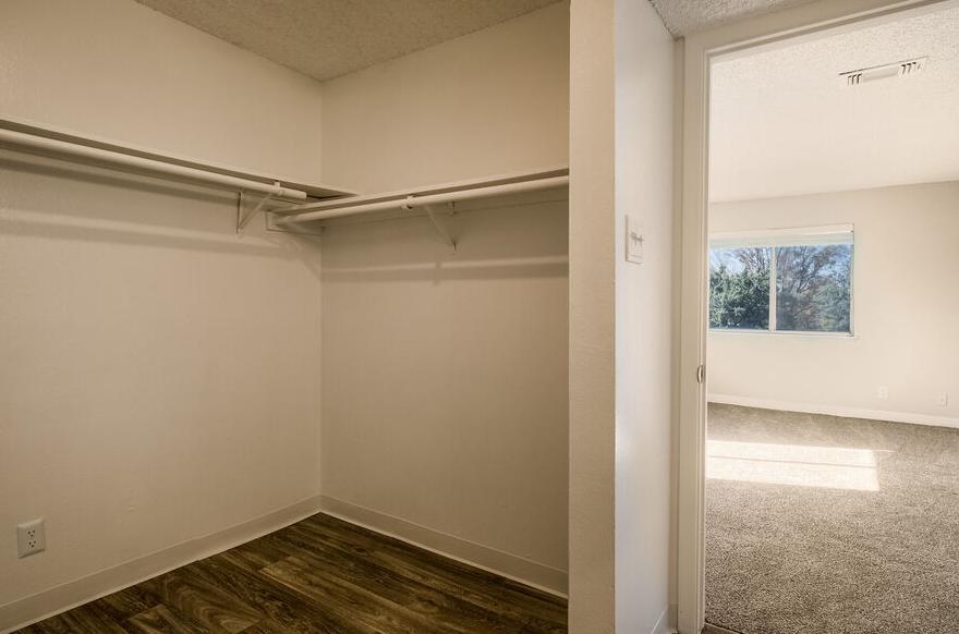 https://cdn.rentalbeast.com/listings/8773608_1703073922268.jpg.rbm