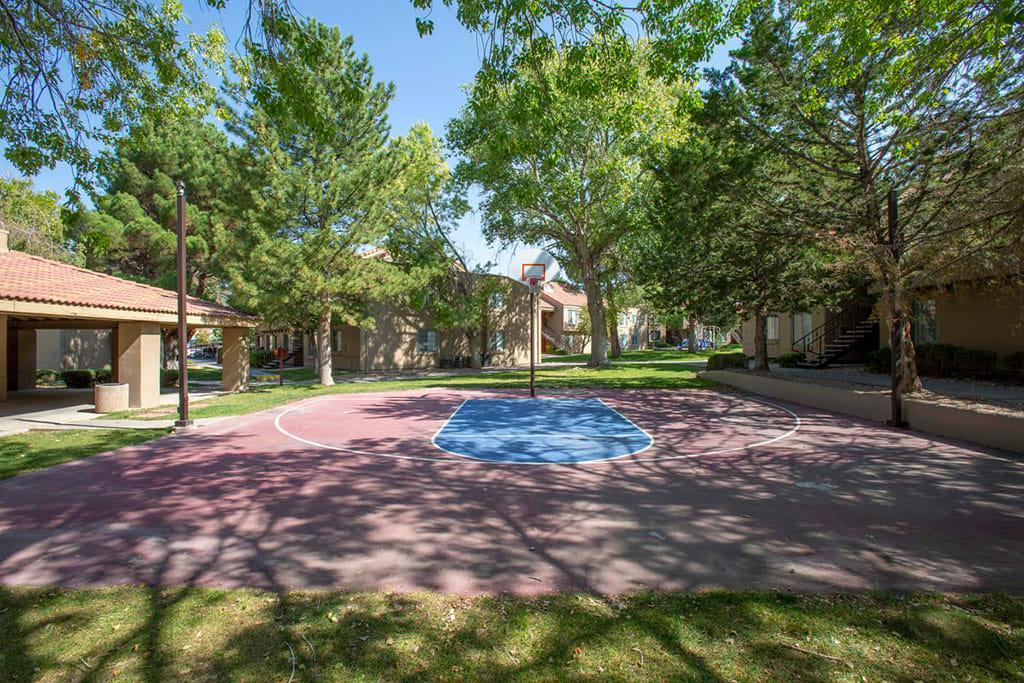 https://cdn.rentalbeast.com/listings/8827354_1704710893471.jpg.rbm
