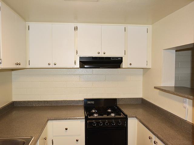 4902 E Thomas Rd #150 - 1233USD / month