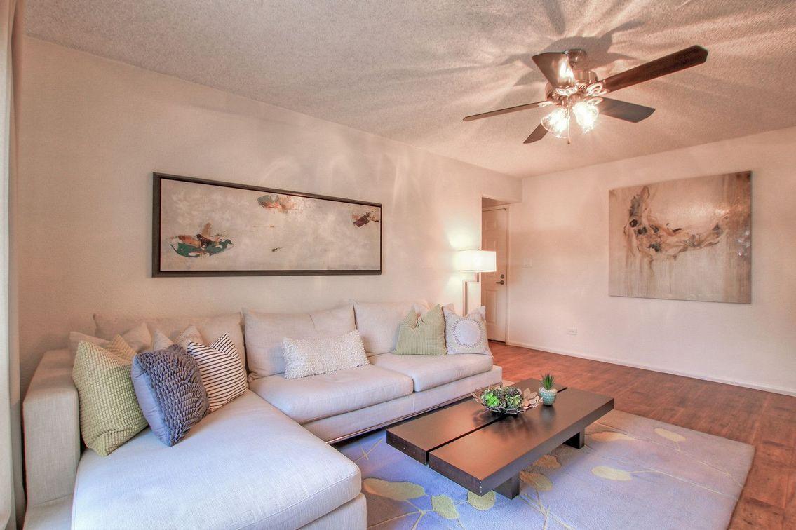 https://cdn.rentalbeast.com/listings/8880623_1705903875983.jpg.rbm