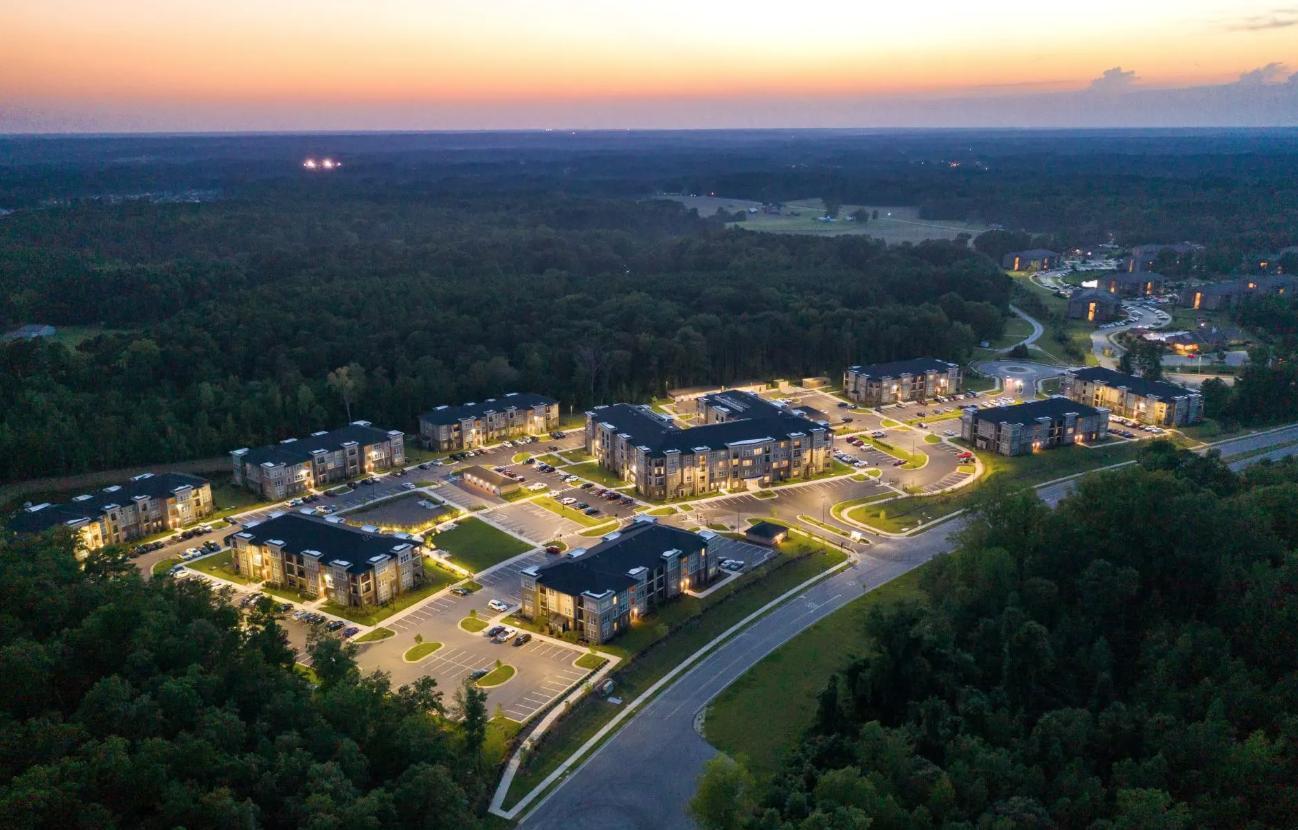 1030 Element Cir #2034 - 1,742USD / month