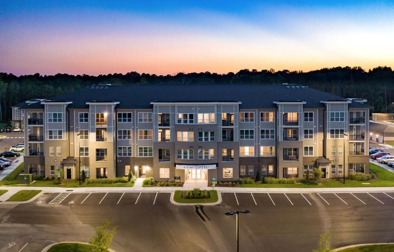 1030 Element Cir #9036 - 1,512USD / month