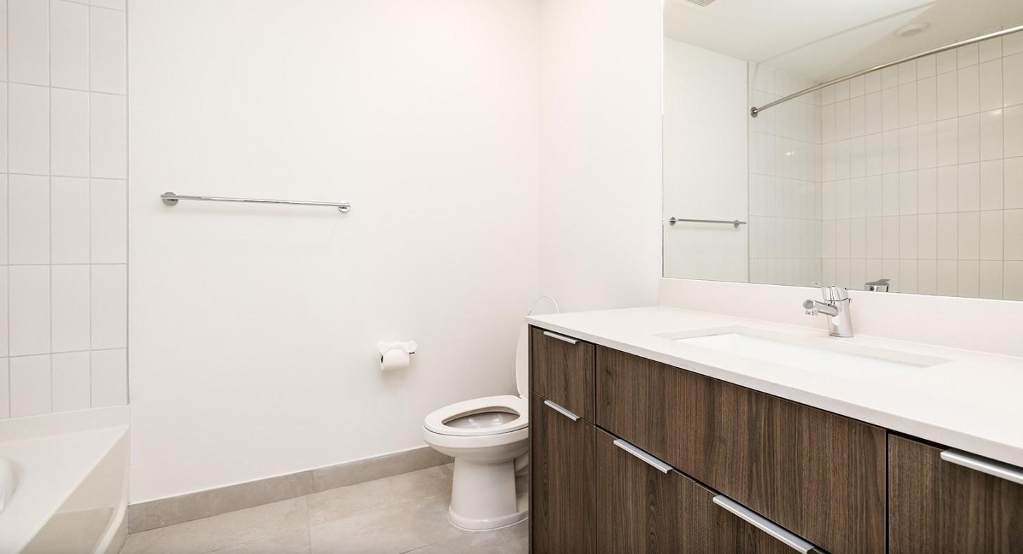 101 S East Coast St #302 - 1,900USD / month