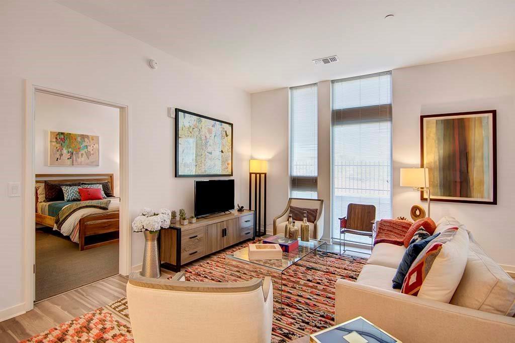 https://cdn.rentalbeast.com/listings/9164130_1712210152575.jpg.rbm