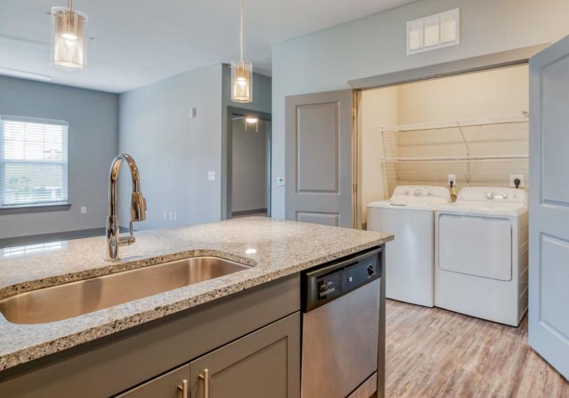 https://cdn.rentalbeast.com/listings/9301936_1713495881378.jpg.rbm