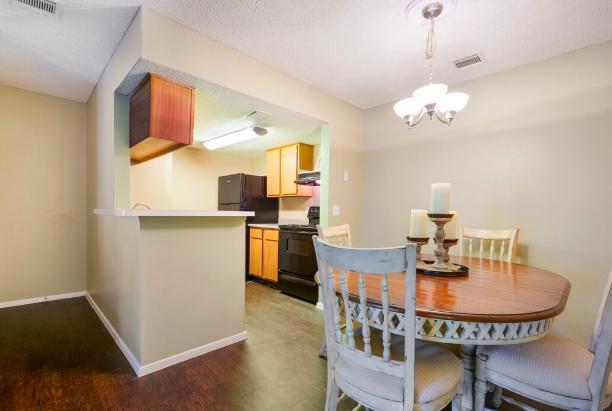 5757 W Hefner Rd #1021 - 744USD / month