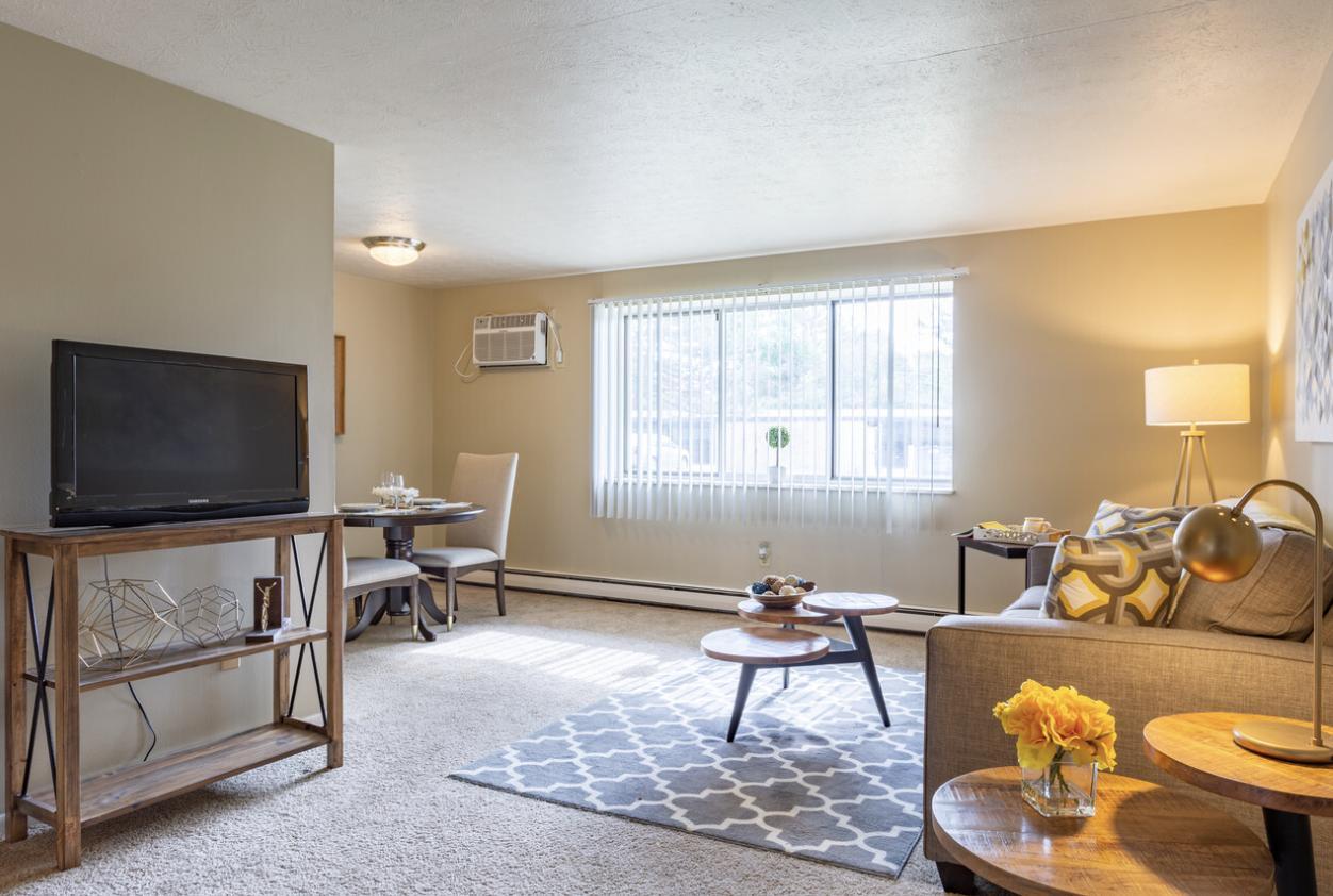 https://cdn.rentalbeast.com/listings/9660447_1719217810969.jpg.rbm