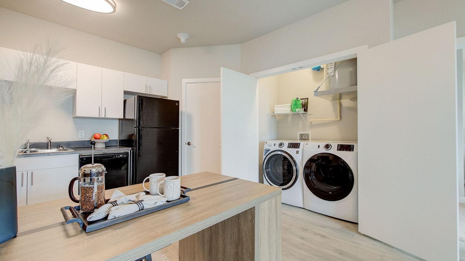 https://cdn.rentalbeast.com/listings/9698731_1720474151651.jpg.rbm