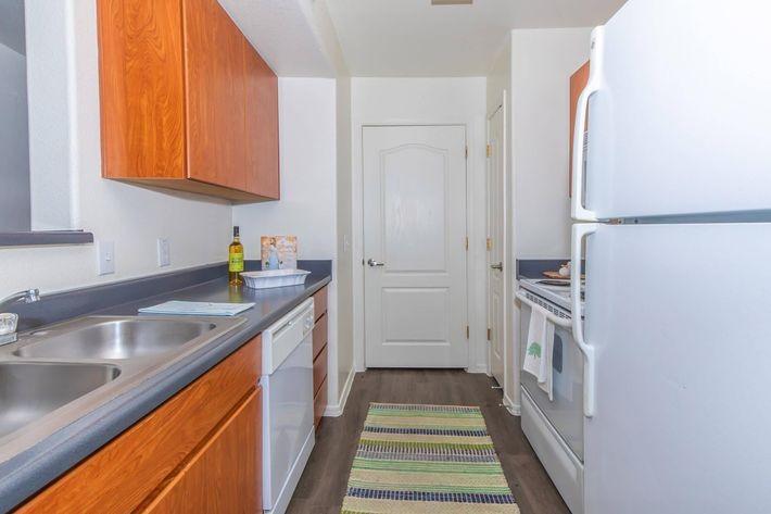 https://cdn.rentalbeast.com/listings/9911440_1721162817032.jpg.rbm