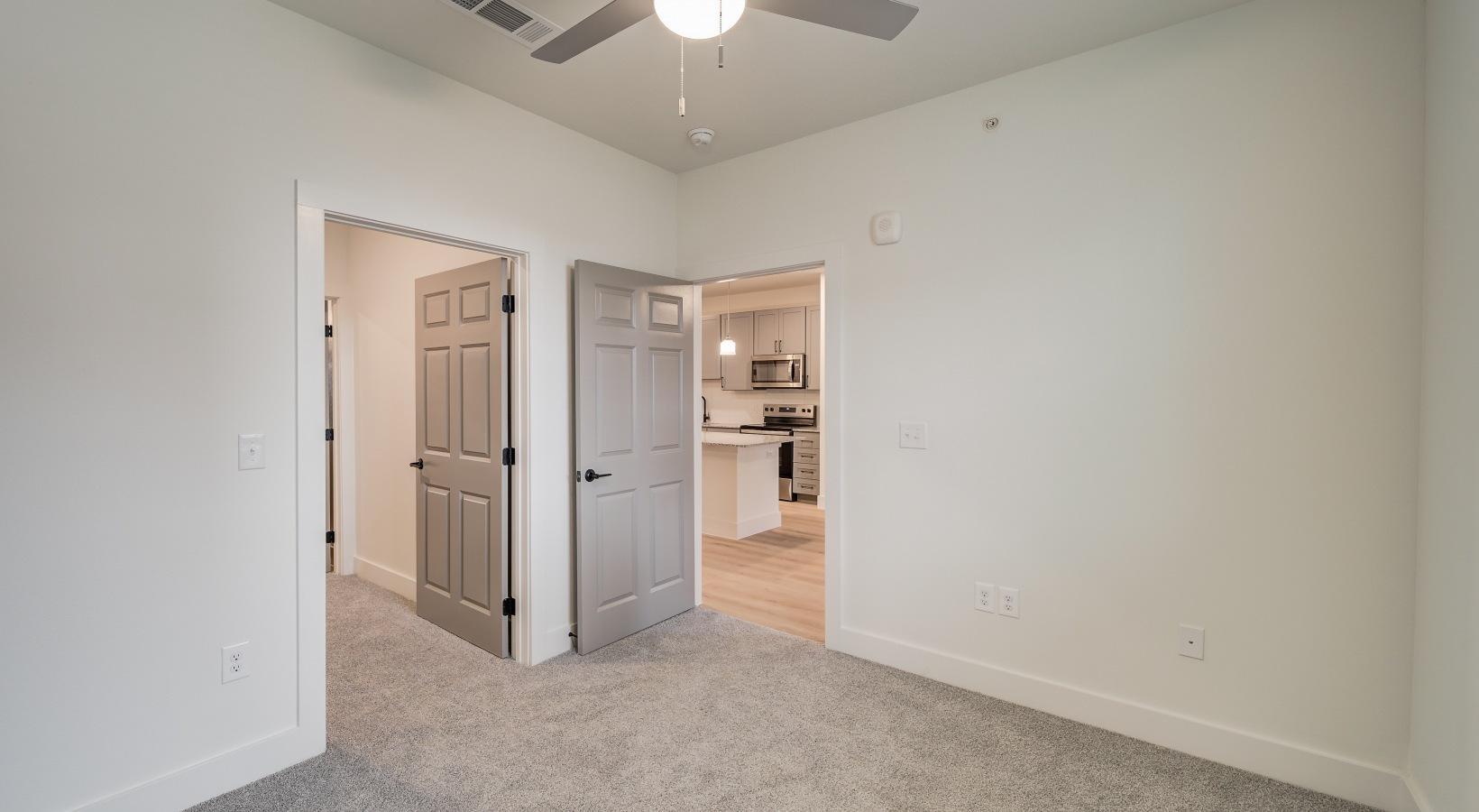 https://cdn.rentalbeast.com/listings/9990896_1722251328262.jpg.rbm