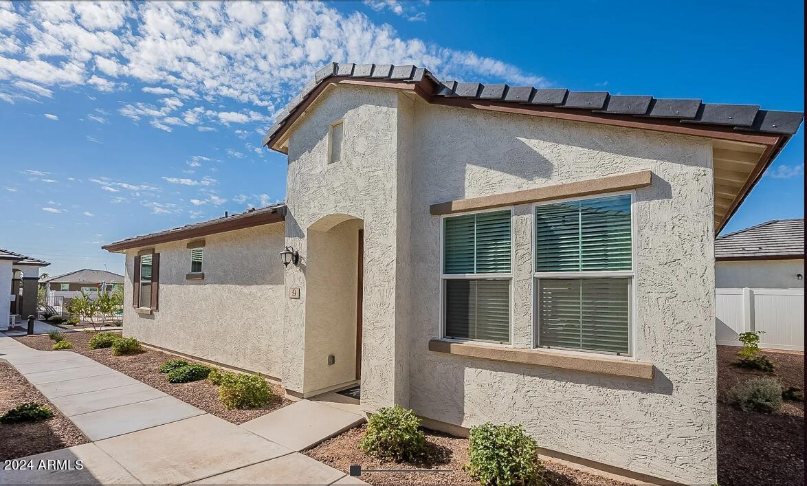 1050 S 173rd Avenue Apt 3