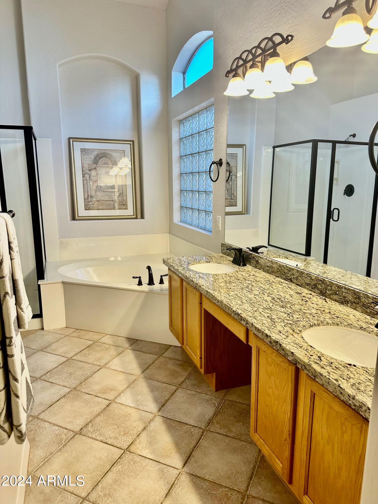 Huge Bonus room for a studio or office space,