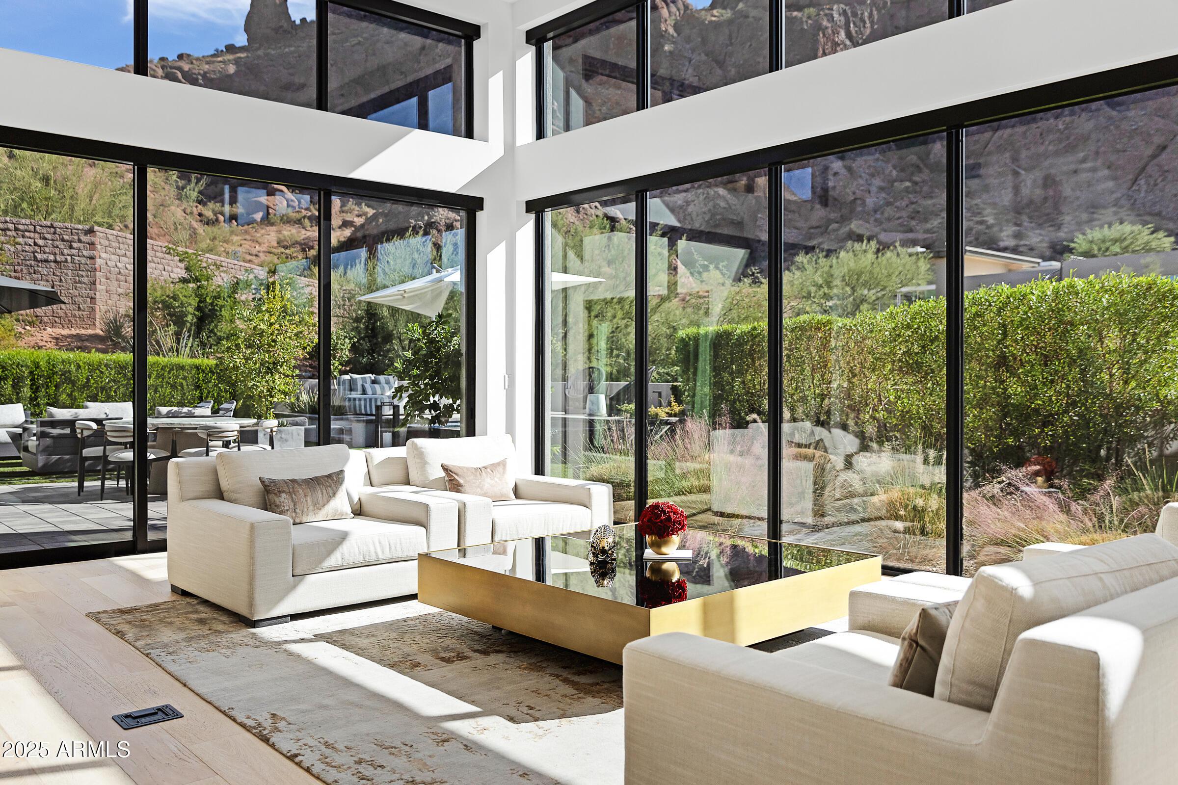 4207 E CAMPBELL Avenue, Phoenix, AZ, 85018