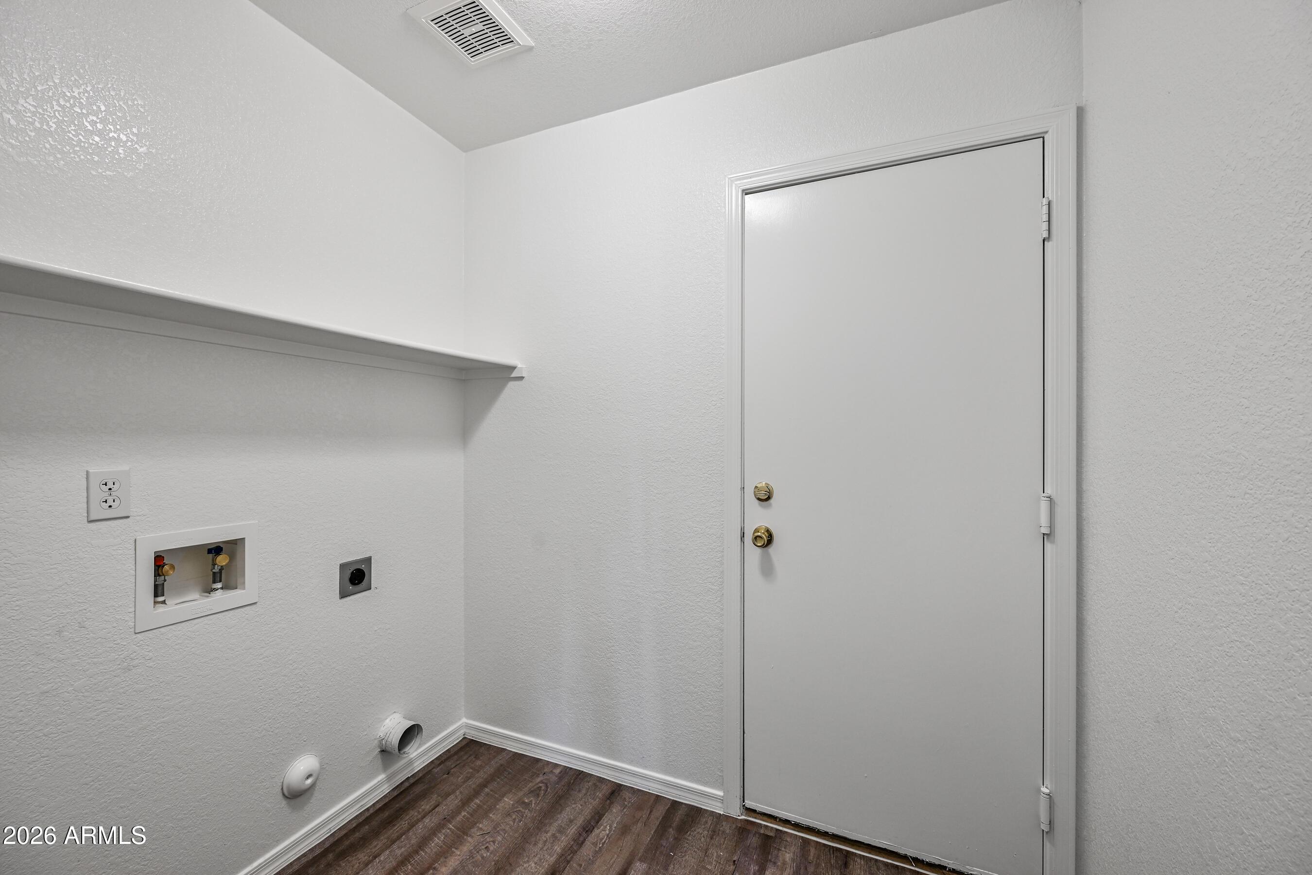 Gilbert, AZ, 85296