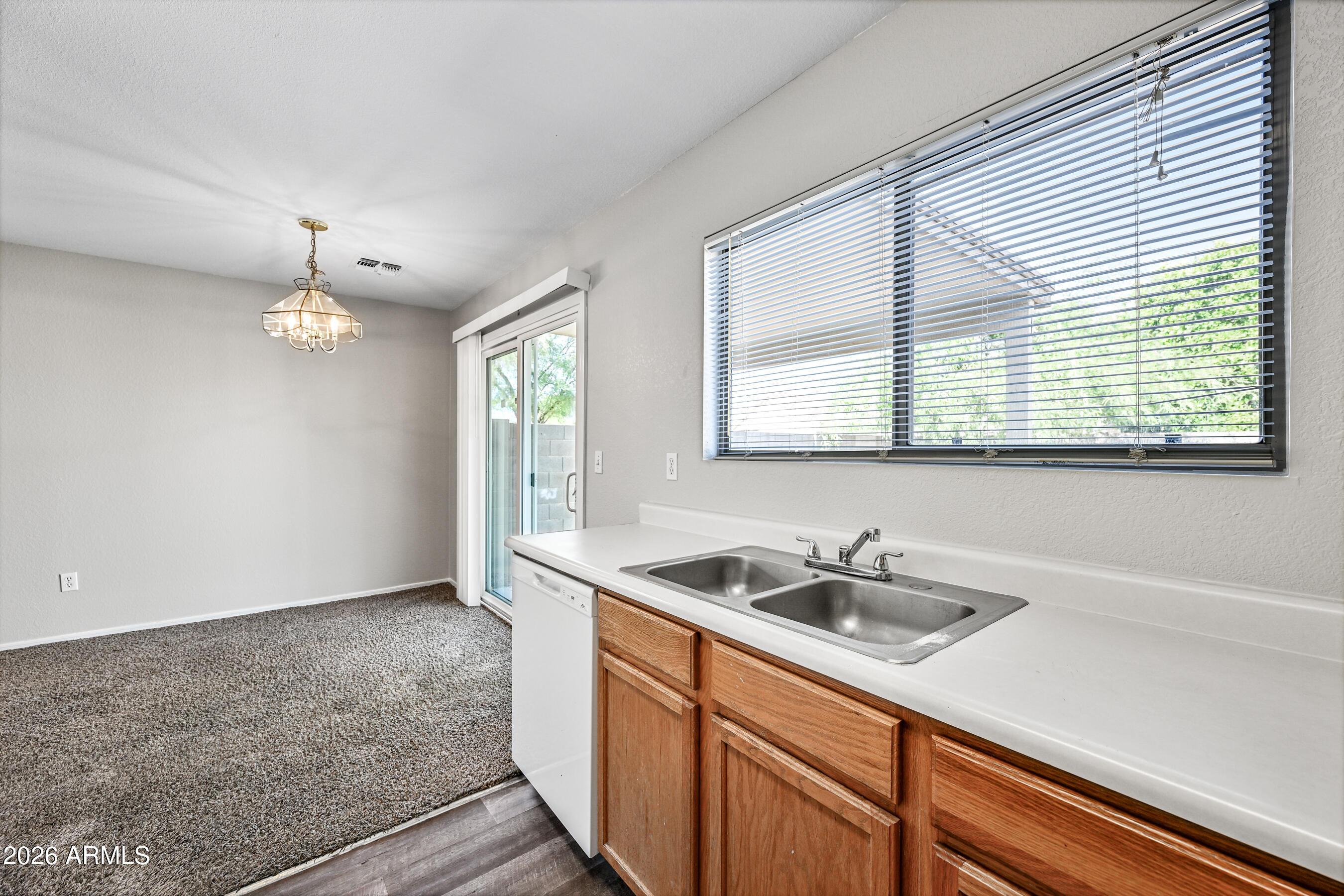 Gilbert, AZ, 85296