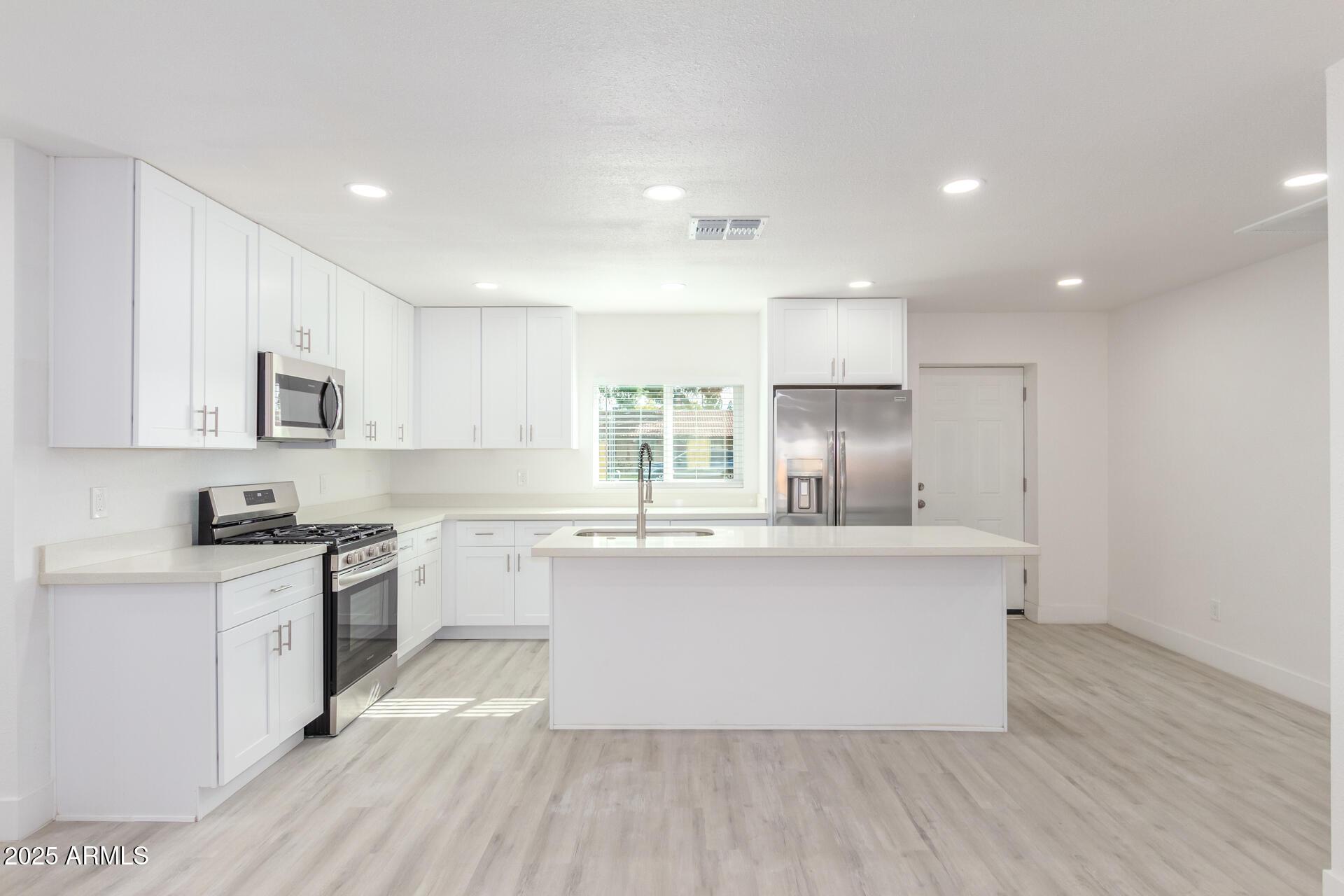 11048 E Utah Avenue, Mesa, AZ, 85212