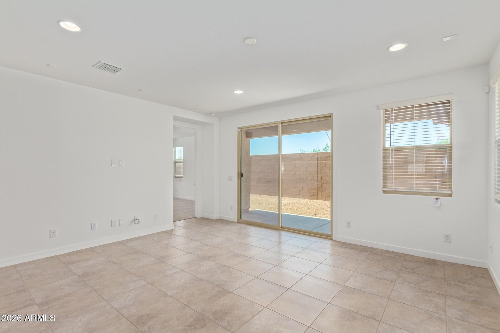 Glendale, AZ, 85305