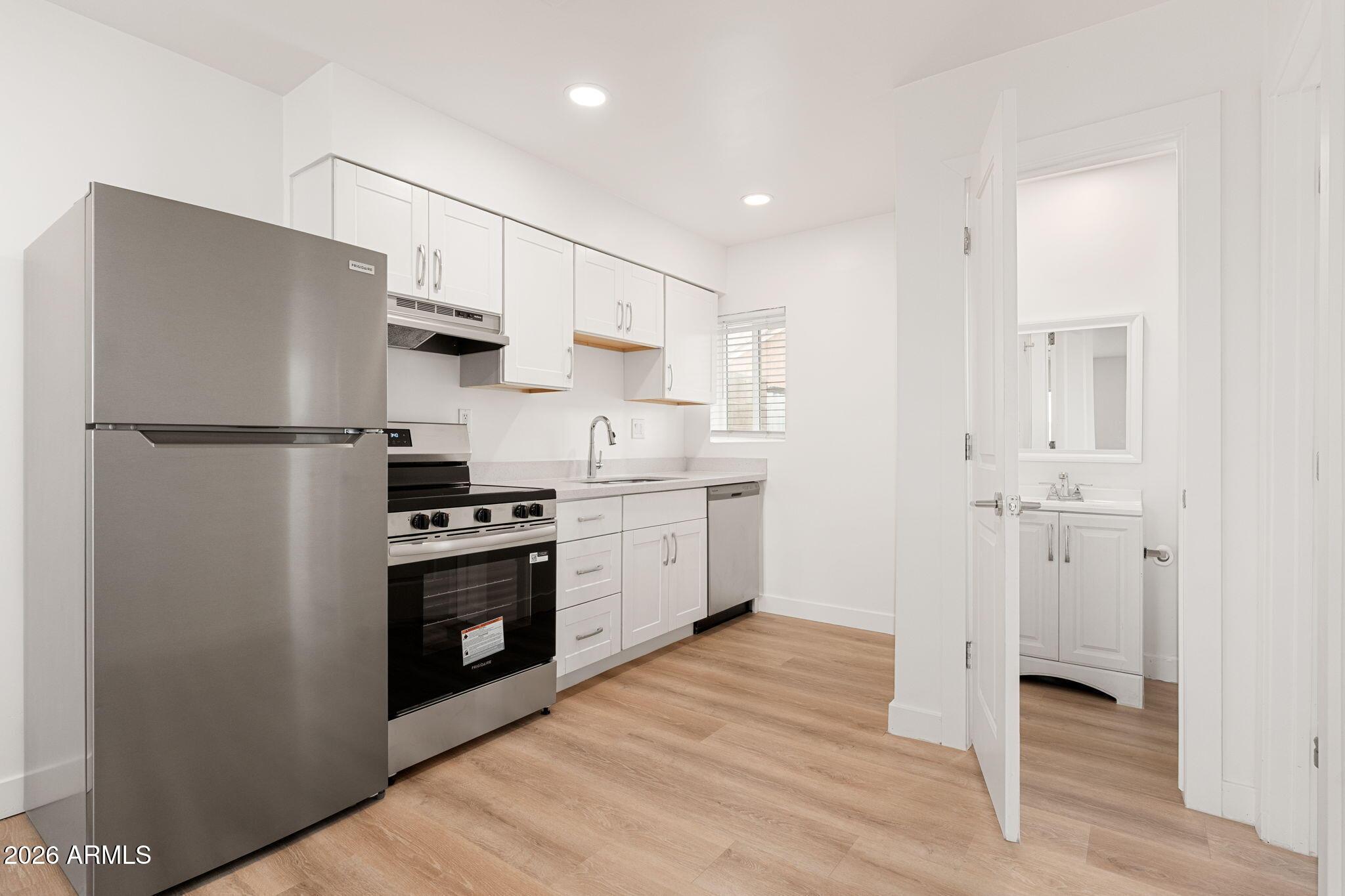  UNIT Apt 4, Phoenix, AZ, 85006