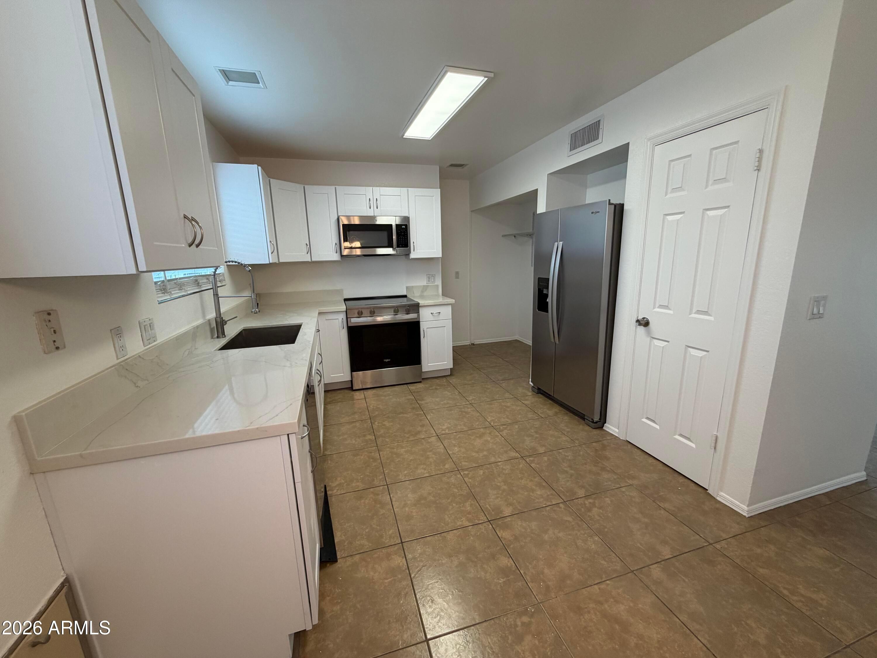 909 E Escuda Drive, Phoenix, AZ, 85024