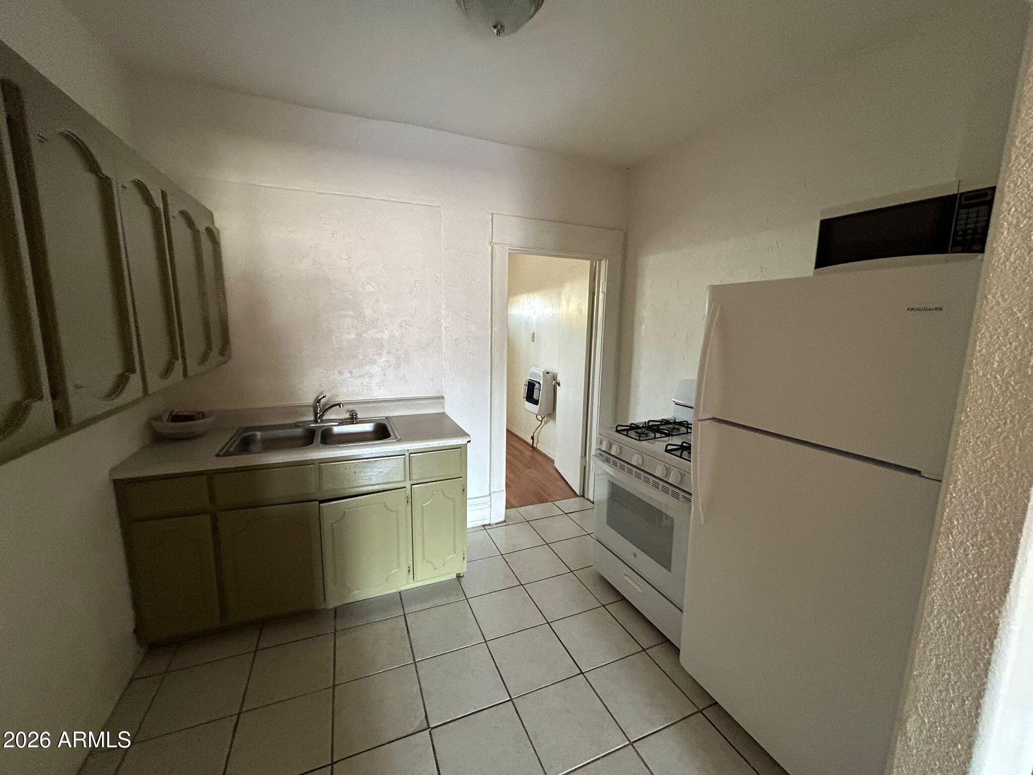1052 E Avenue, Douglas, AZ 85607