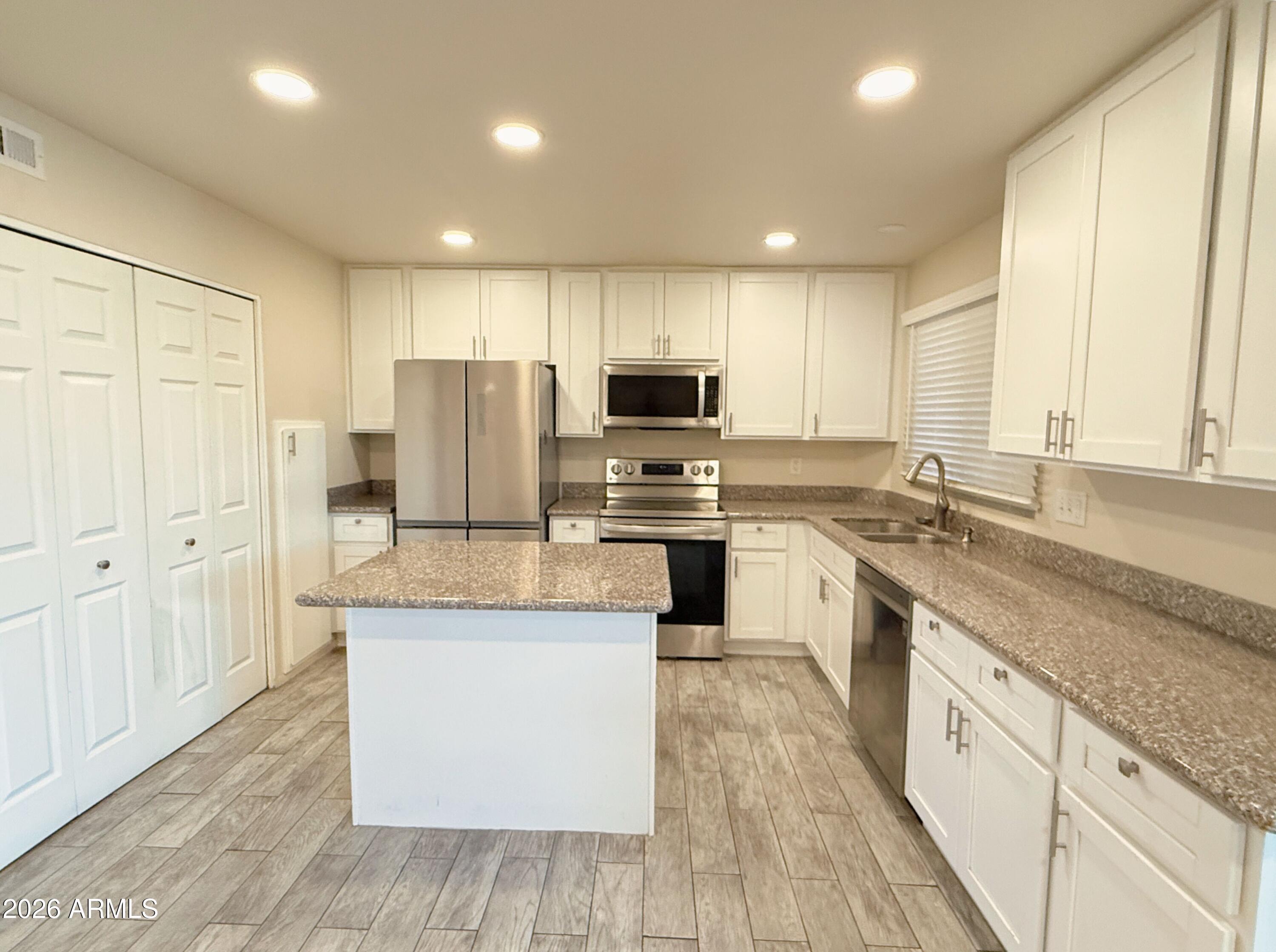 6742 N 43rd Avenue, Glendale, AZ, 85301