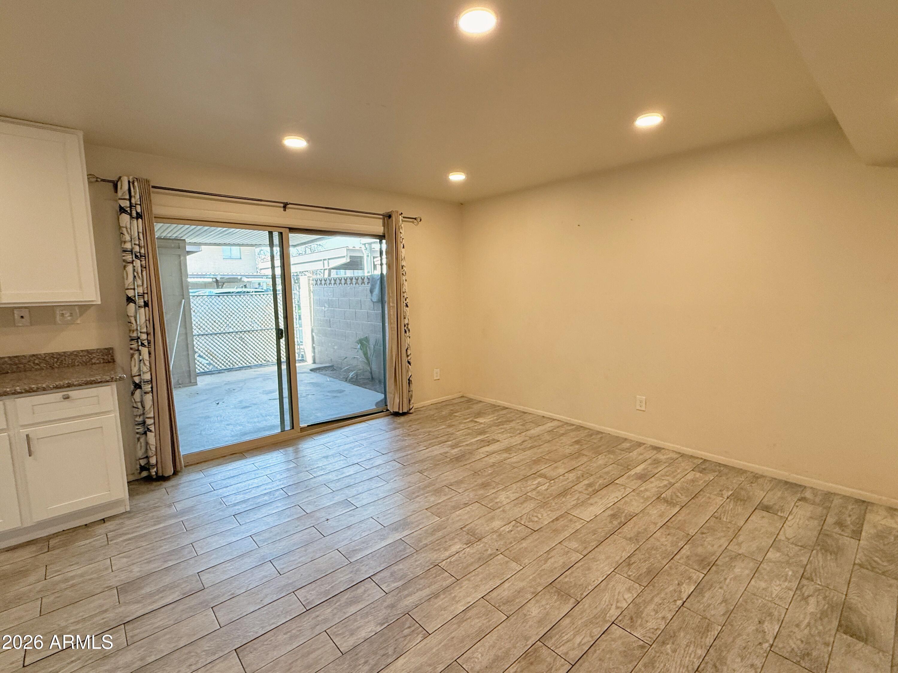 6742 N 43rd Avenue, Glendale, AZ, 85301