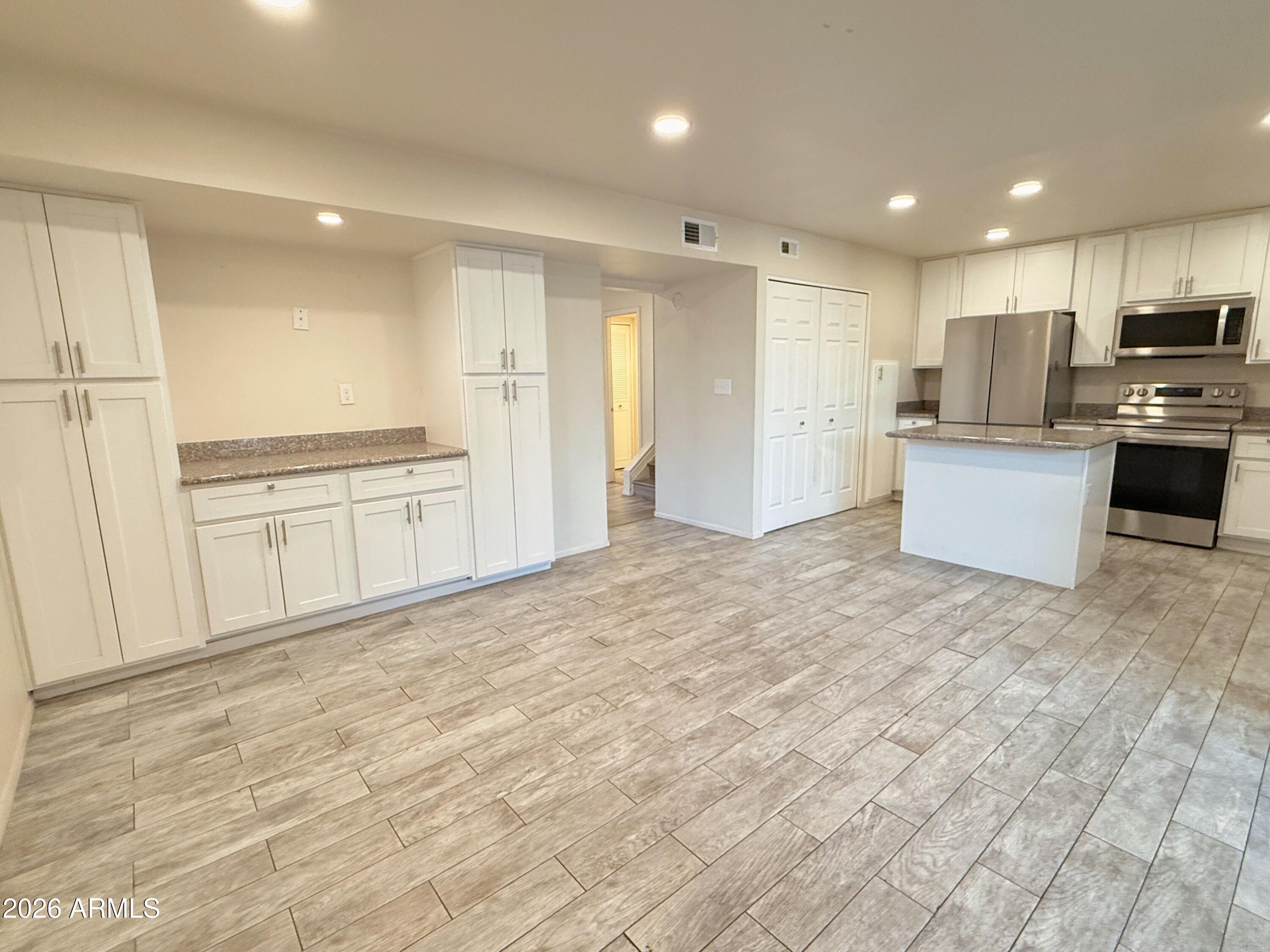 6742 N 43rd Avenue, Glendale, AZ, 85301