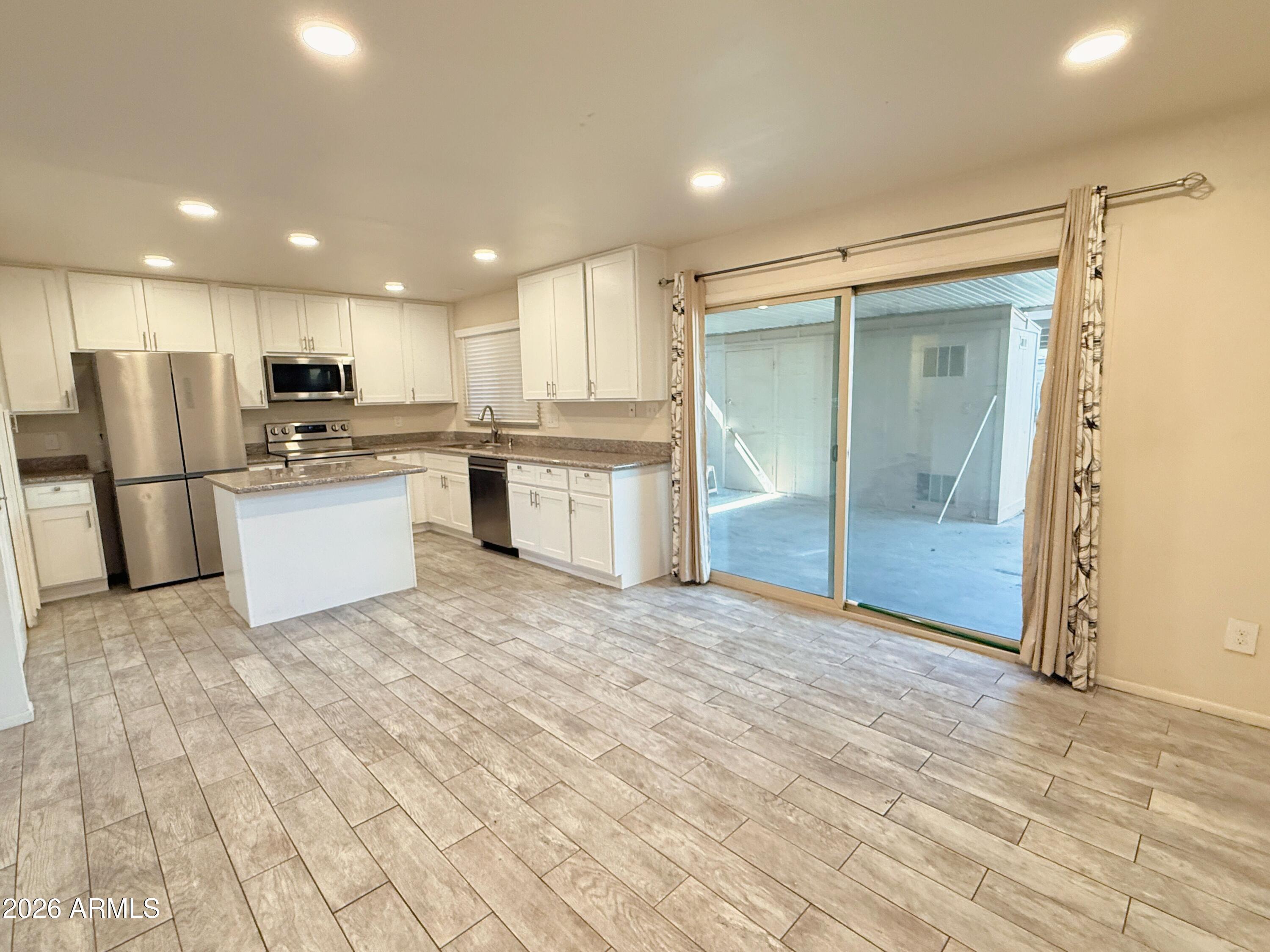 6742 N 43rd Avenue, Glendale, AZ, 85301