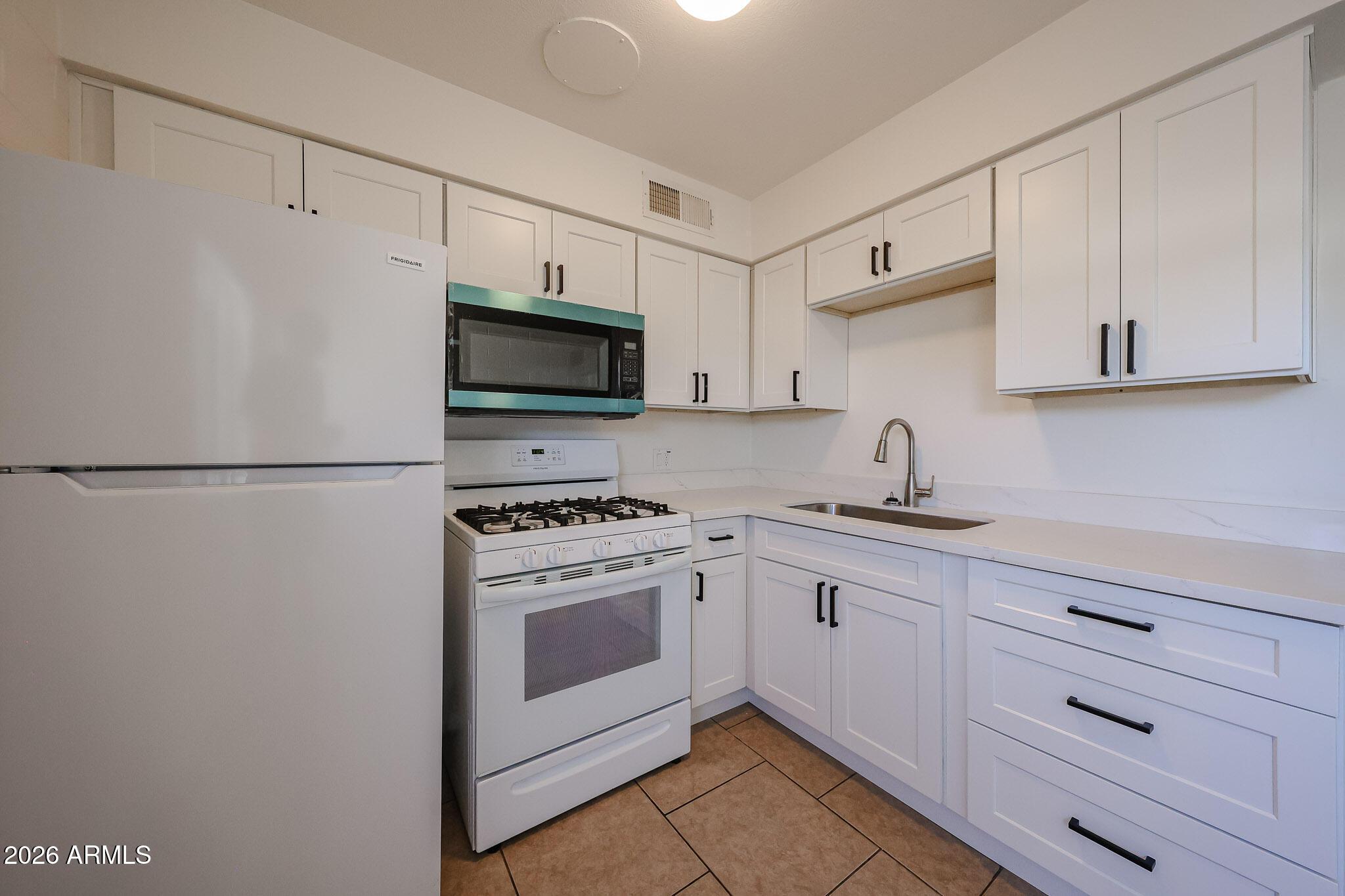  UNIT Apt 4, Scottsdale, AZ, 85251