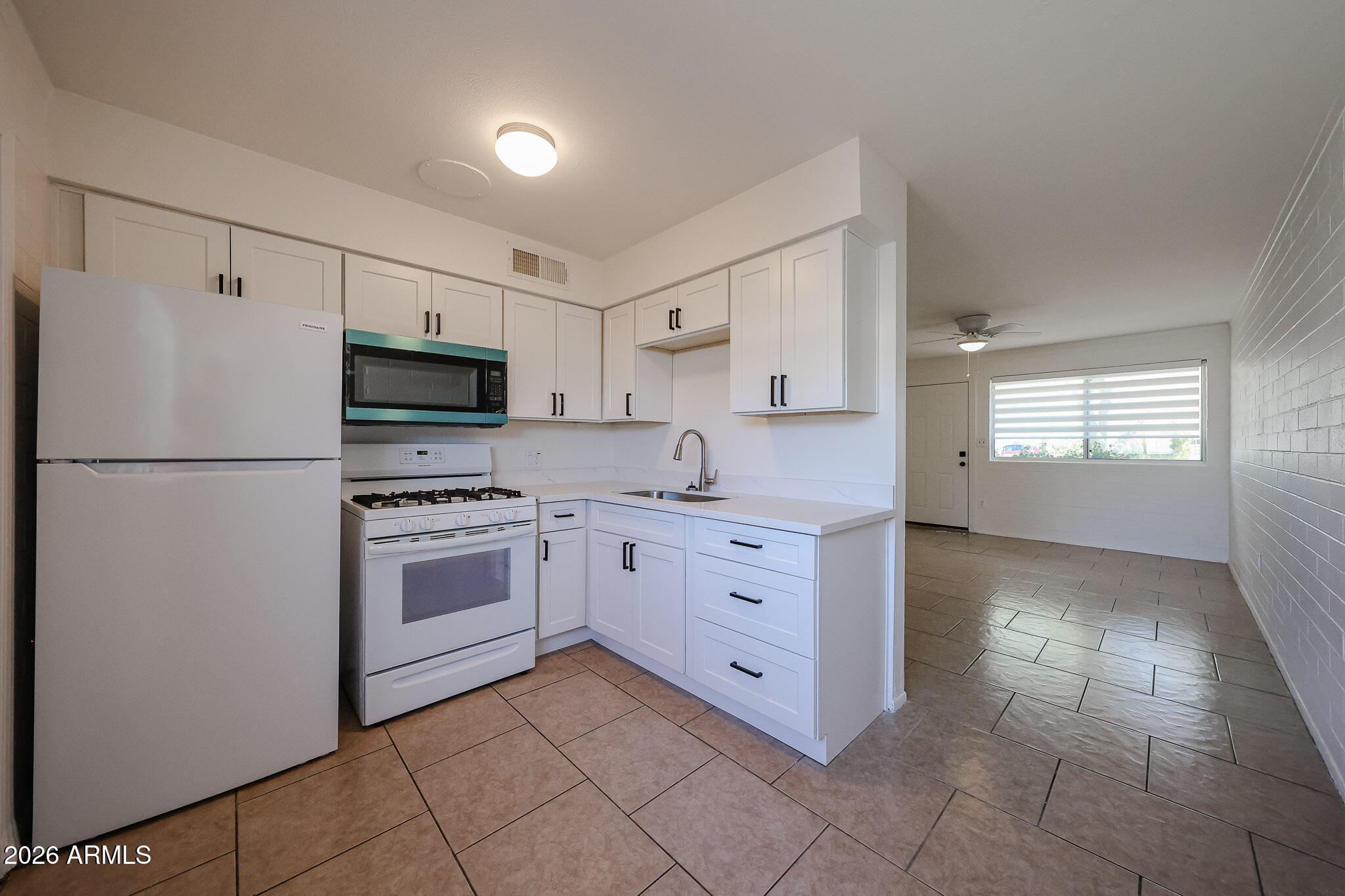  UNIT Apt 4, Scottsdale, AZ, 85251
