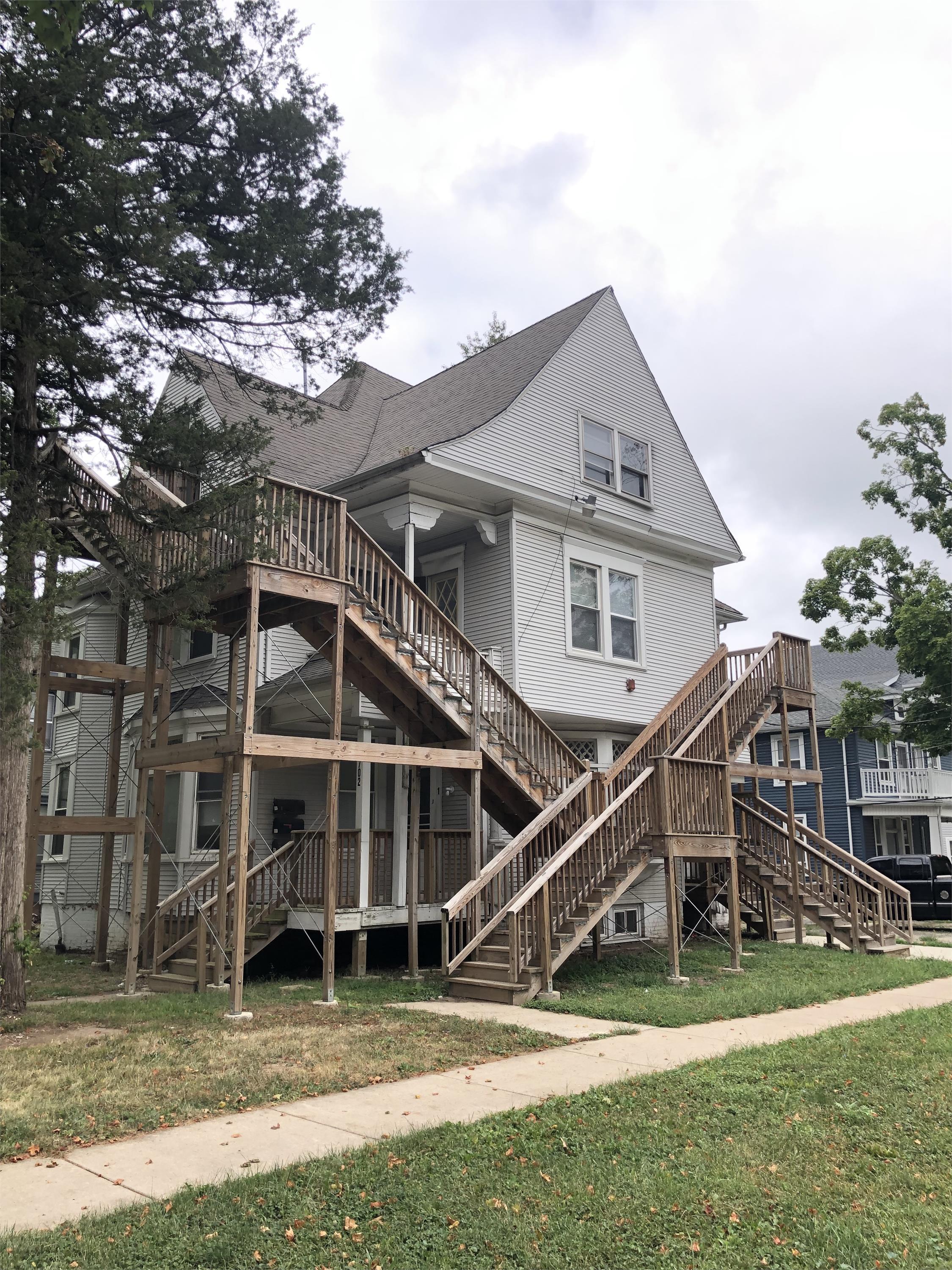 702 West Green Street #3 - 995USD / month