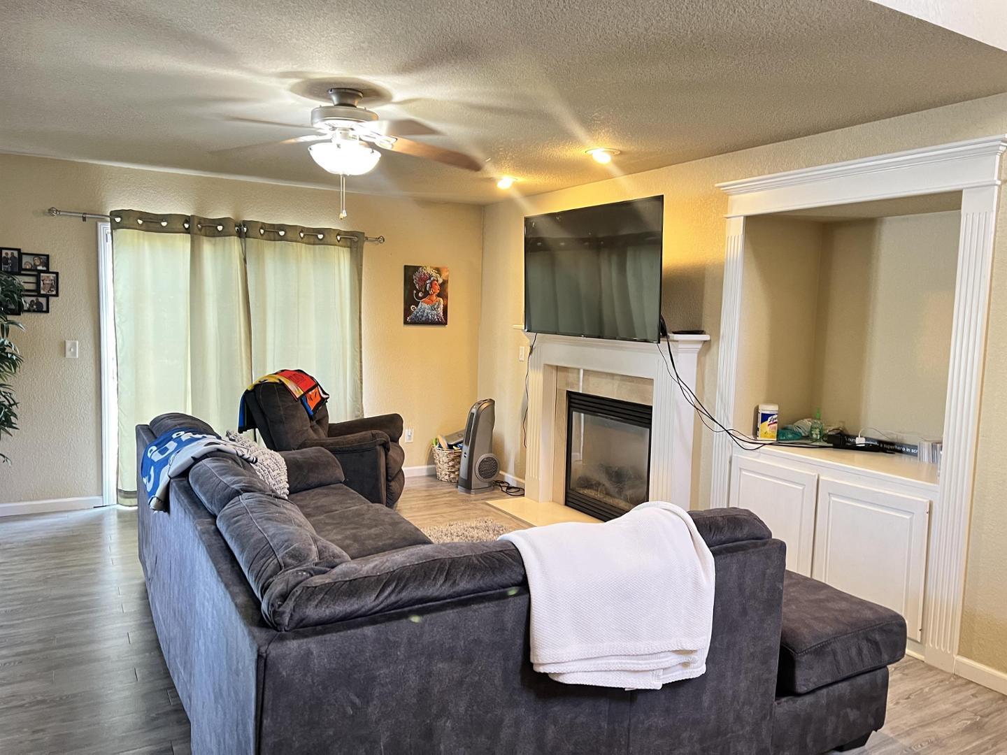 https://cdn.rentalbeast.com/listings/BUILDIUM-15404199-3.jpg.rbm
