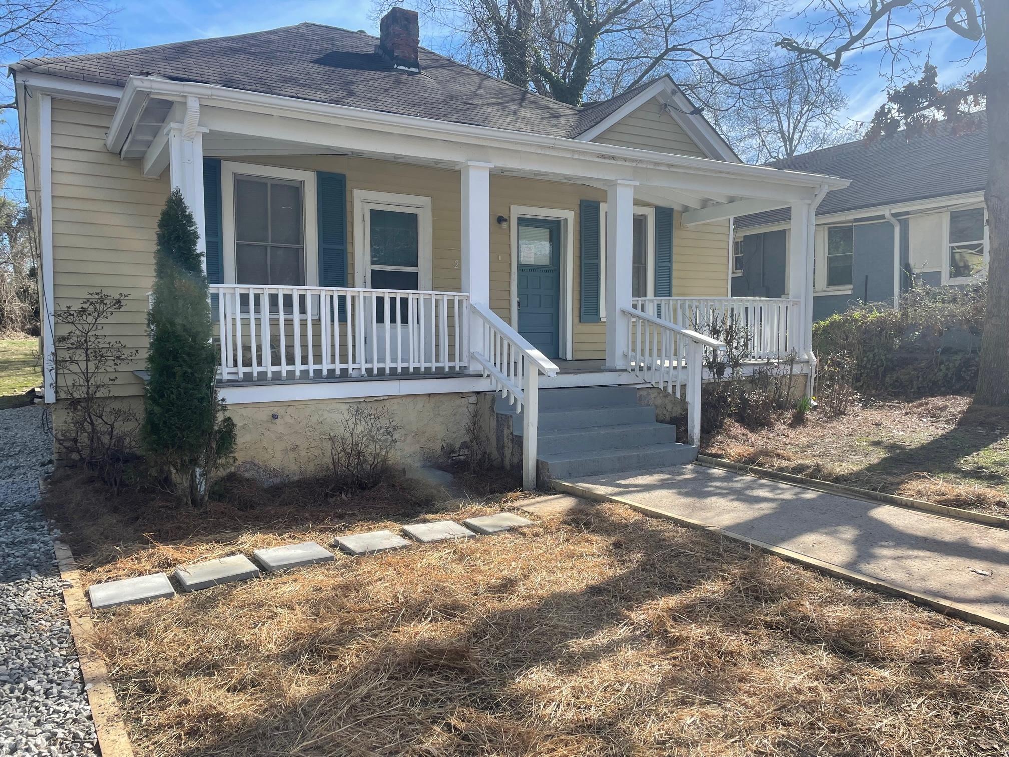 2260 Newnan Street - 1,690USD / month