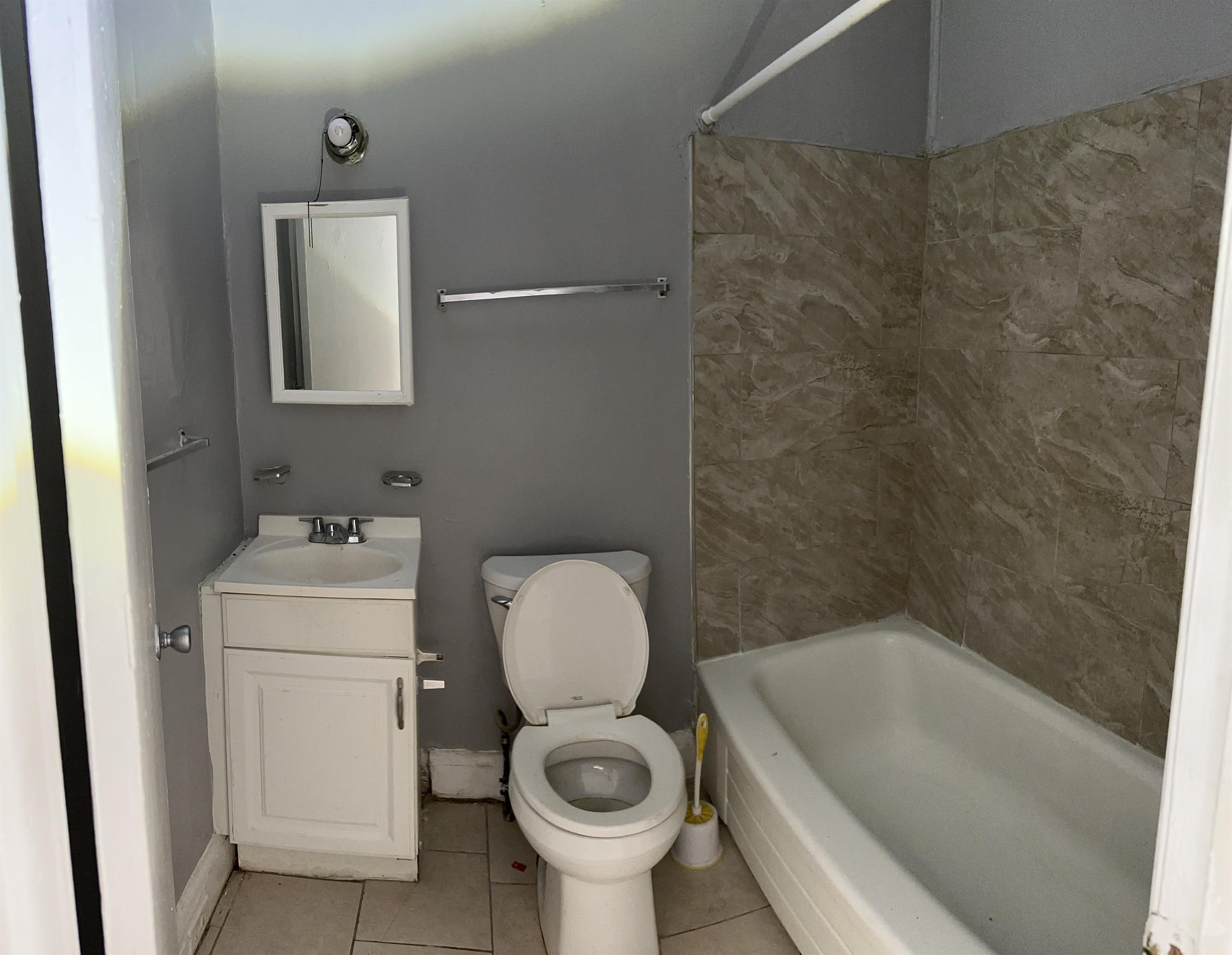 https://cdn.rentalbeast.com/listings/BUILDIUM-16368263-3.jpg.rbm