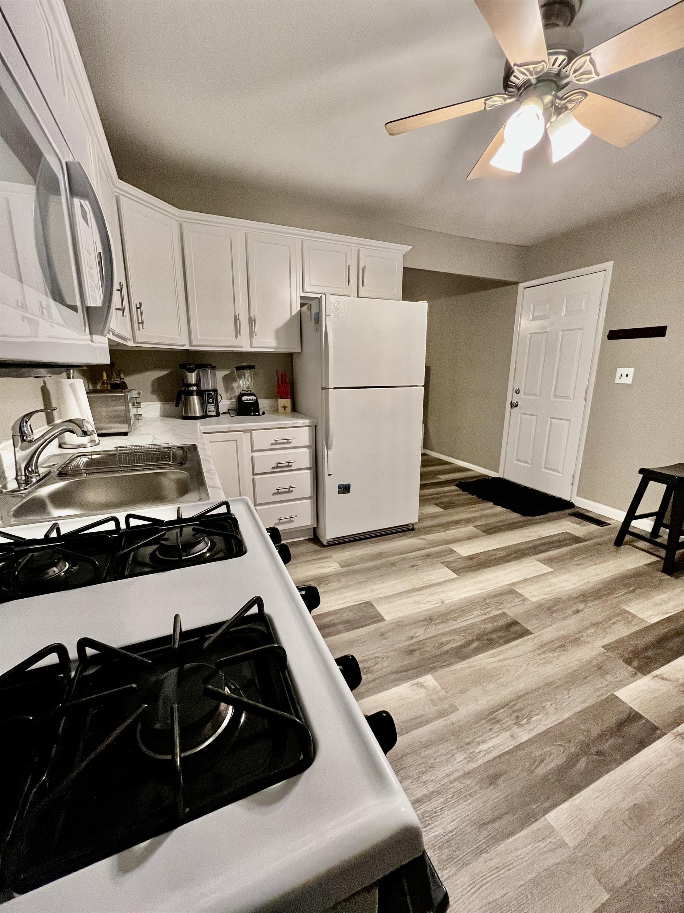 https://cdn.rentalbeast.com/listings/BUILDIUM-16682097-0.jpg.rbm