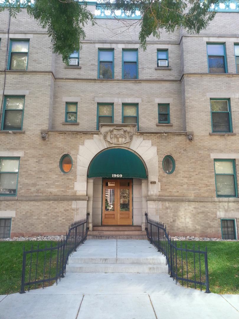 1960 North Sherman Street And 220 East 20th Avenue #30 - 995USD / month