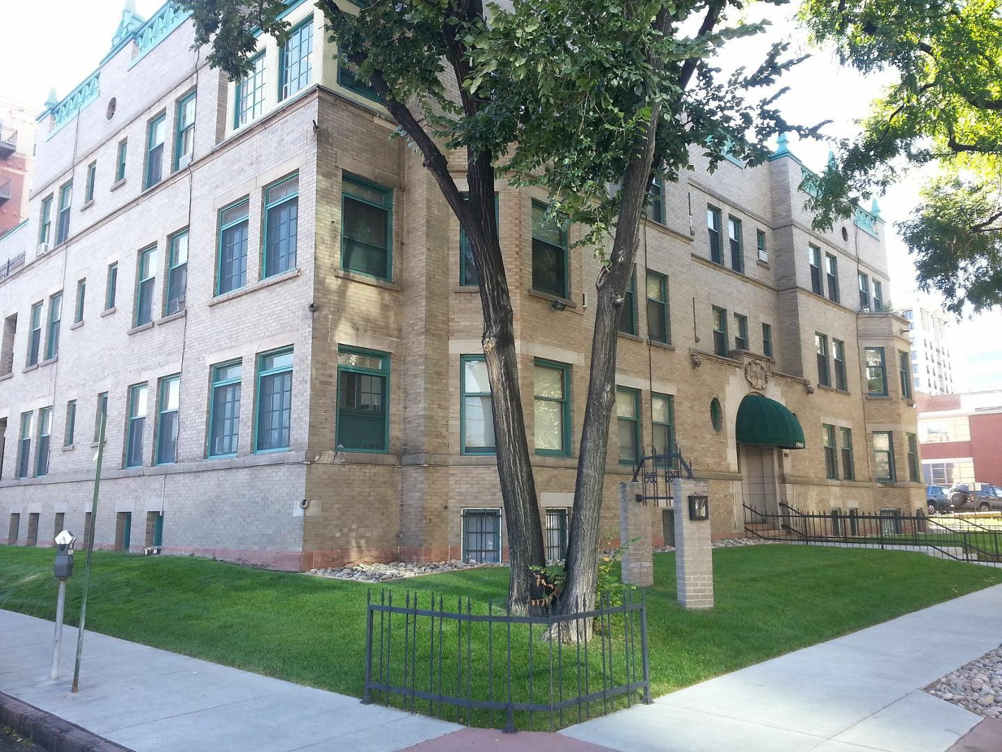 1960 North Sherman Street And 220 East 20th Avenue #30 - 995USD / month
