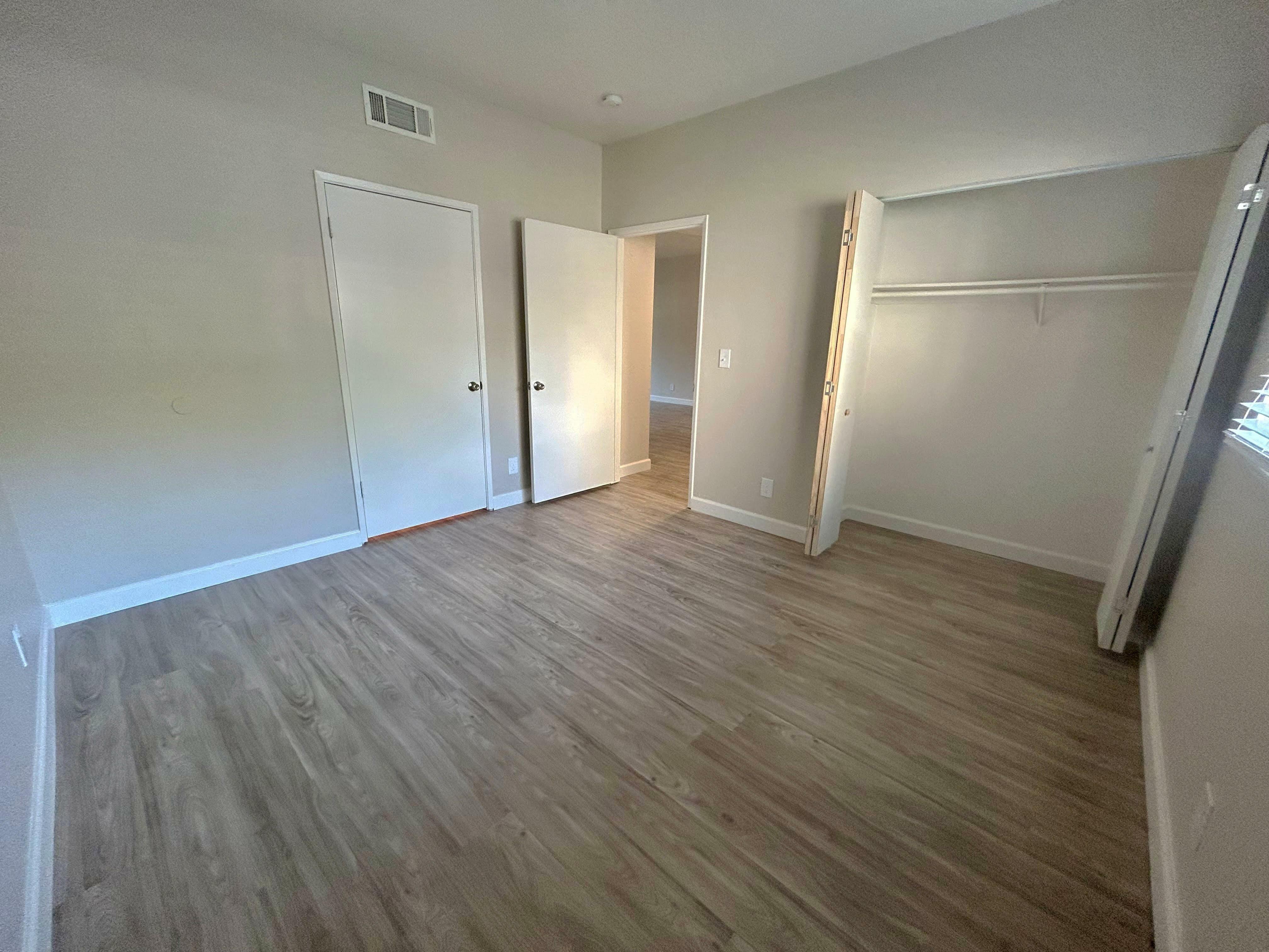 https://cdn.rentalbeast.com/listings/Entrata-1114588-49-3.jpg.rbm