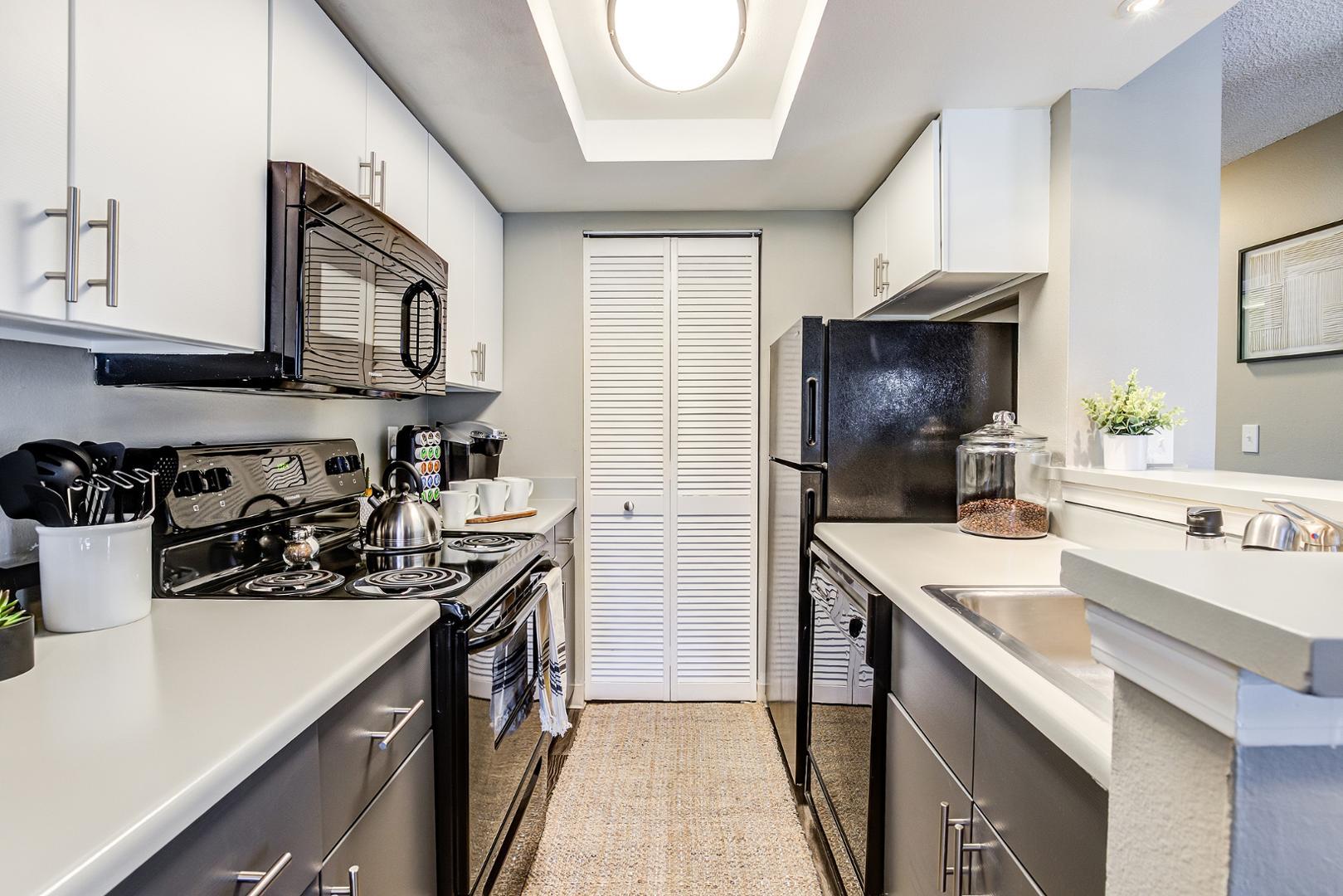 https://cdn.rentalbeast.com/listings/Entrata-713596-O-085-0.jpg.rbm