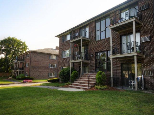 https://cdn.rentalbeast.com/listings/Entrata-9065-193A-18-1.jpg.rbm