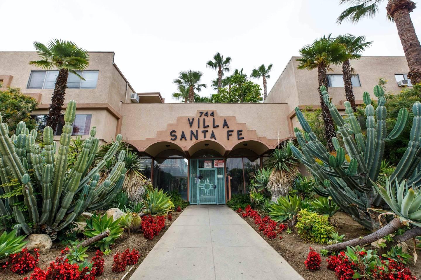 744 N Azusa Ave #205 - 1,750USD / month