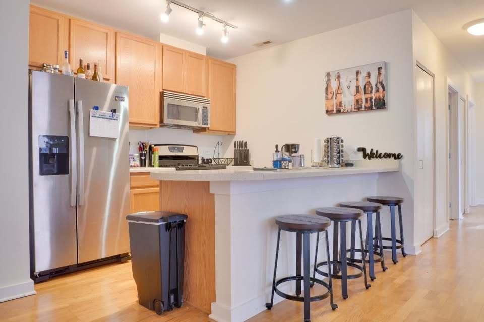 https://cdn.rentalbeast.com/listings/MRED-12291824-2.jpg.rbm