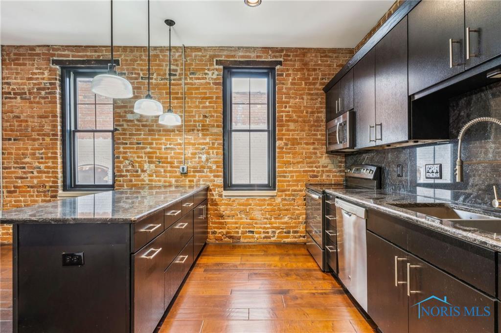 Image 12 For 235 Main Street