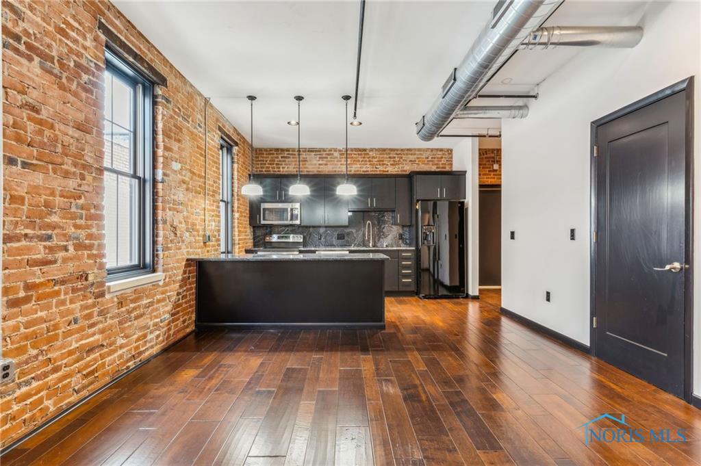 Image 13 For 235 Main Street