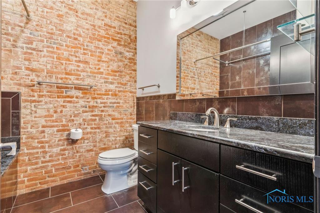 Image 26 For 235 Main Street