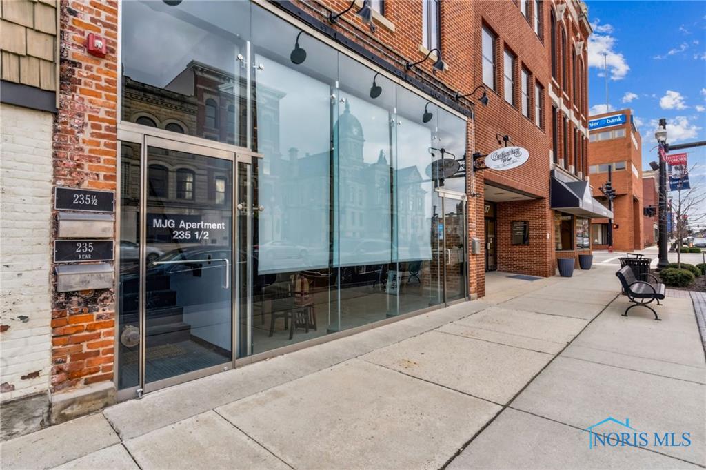 Image 33 For 235 Main Street