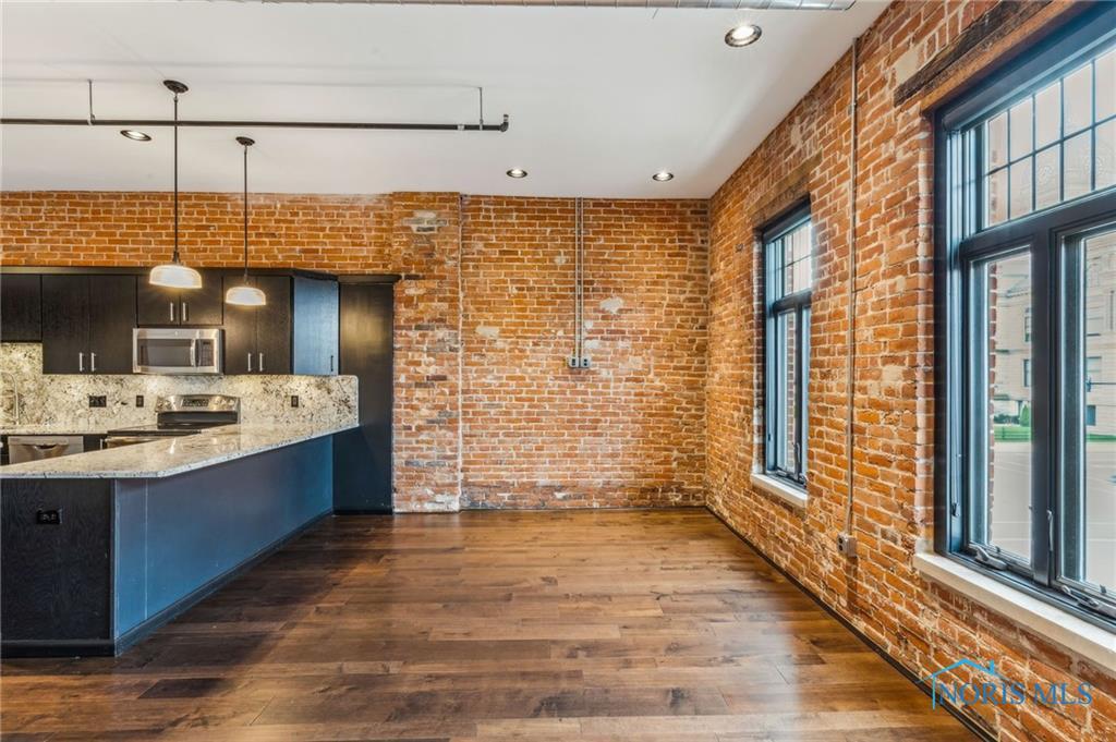 Image 17 For 235 Main Street