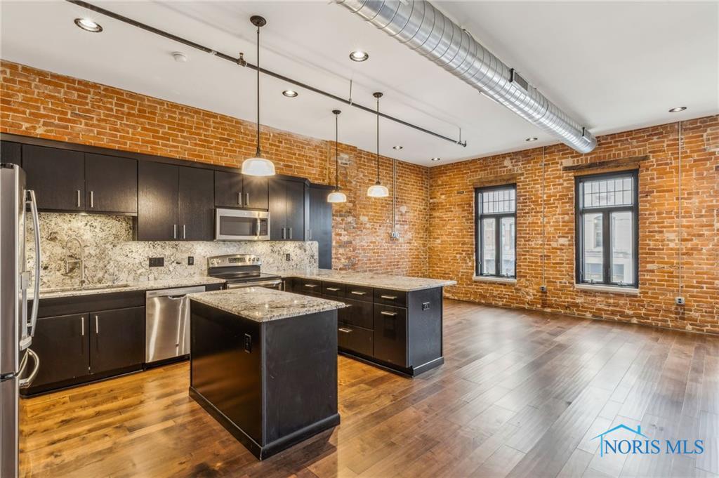 Image 21 For 235 Main Street